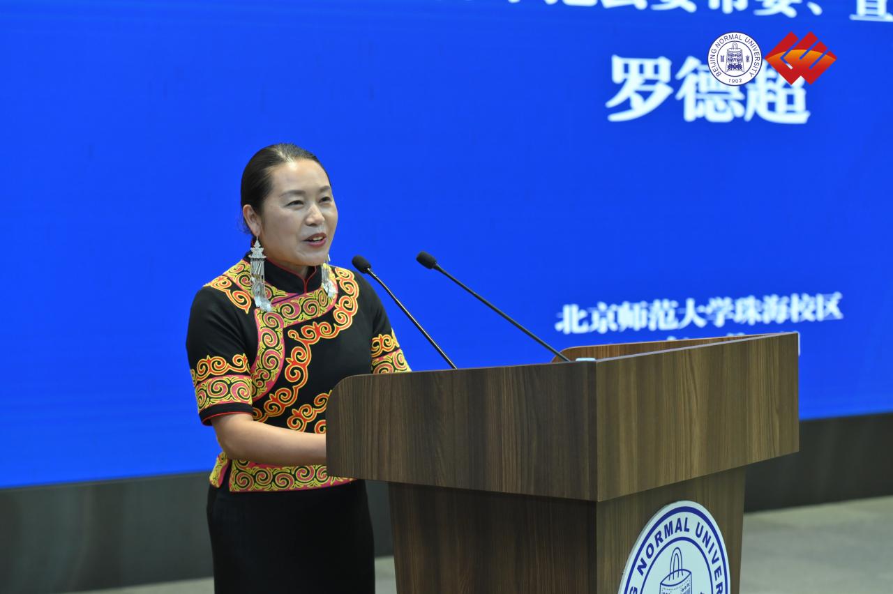 图五：四川省布拖县委常委、宣传部长罗德超发言.jpg