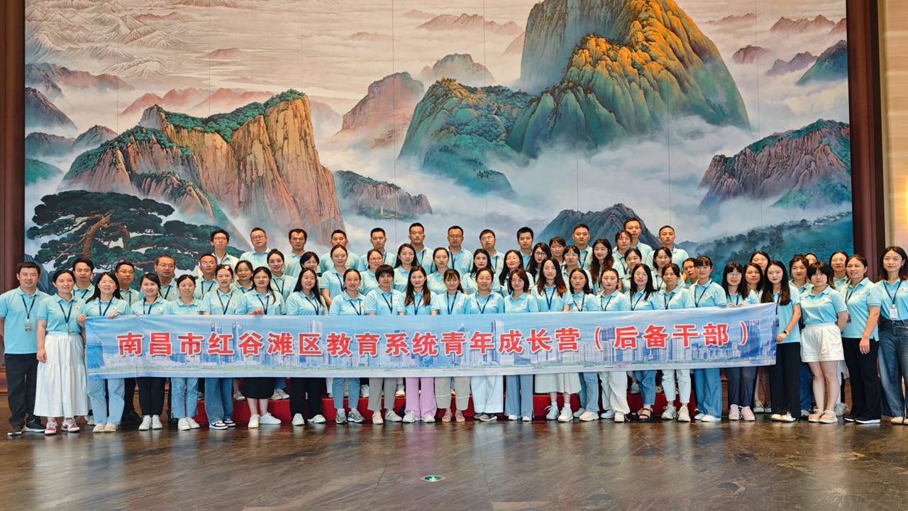 11.参观版本馆.jpg