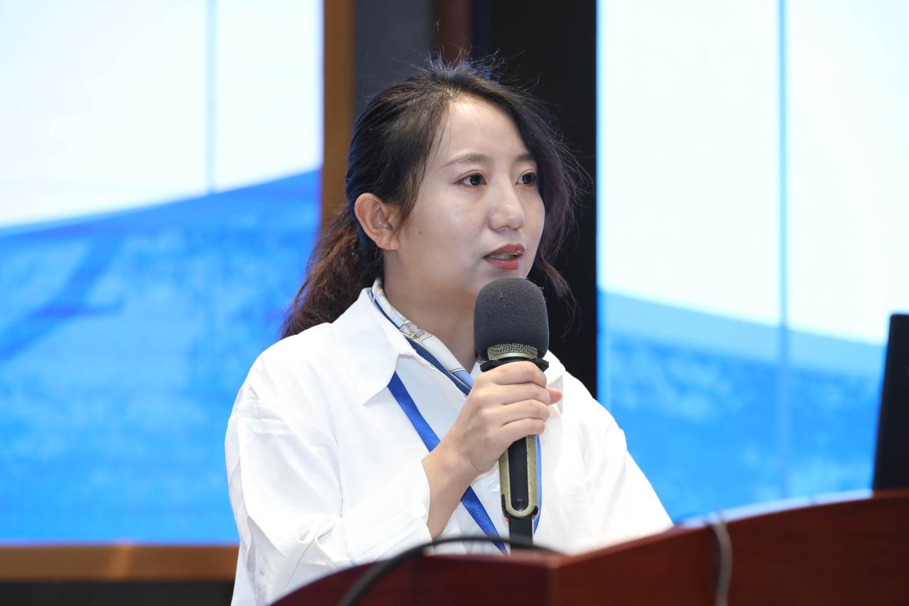 图五：普格县中学校胡巍琼做学员代表发言.jpg