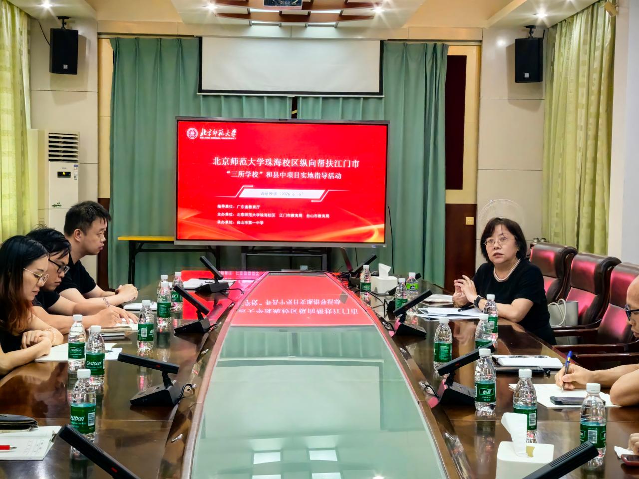 何冰校长针对学校发展进行综合诊断.jpg