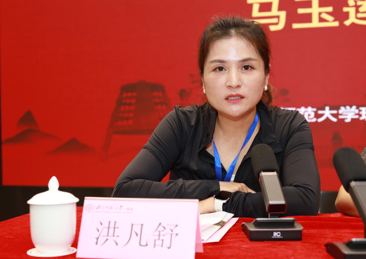图四：布拖县教师发展中心教研员洪凡舒作动员讲话.jpg